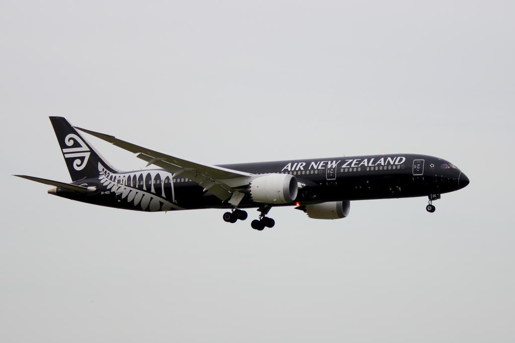 超レア‼️ヴァーシン・アトランティック航空B747-400 スターウォーズ塗装機 ANA『スター・ウォーズ』特別塗装機がお披露目！10月に就航